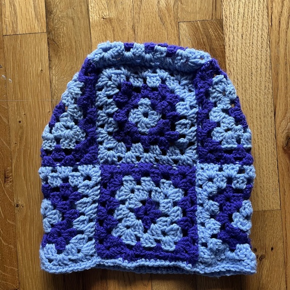 Granny Square Balaclava - Picture 3 of 4